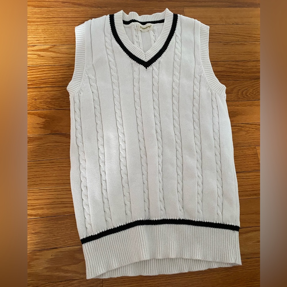 Sweater vest
